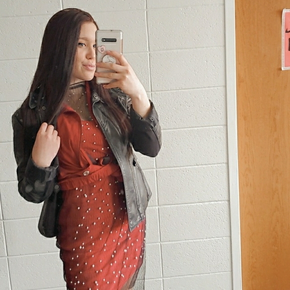 Meet your Posher, Olivia - Picture 1 of 1